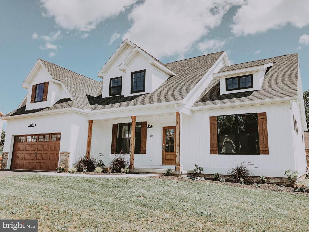885 Tracey Rd - Photo 1