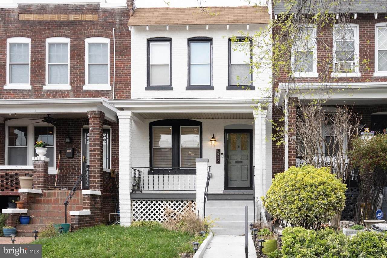 542 24TH Street - Photo 1