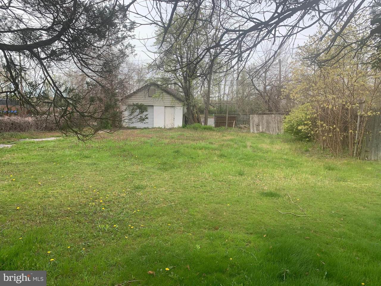 2960 Carter Avenue - Photo 1