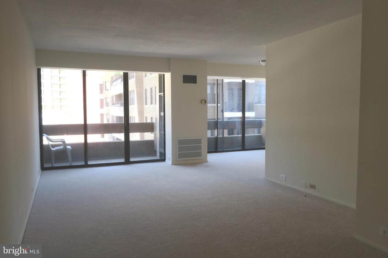 1326-42 Spruce Street - Photo 1