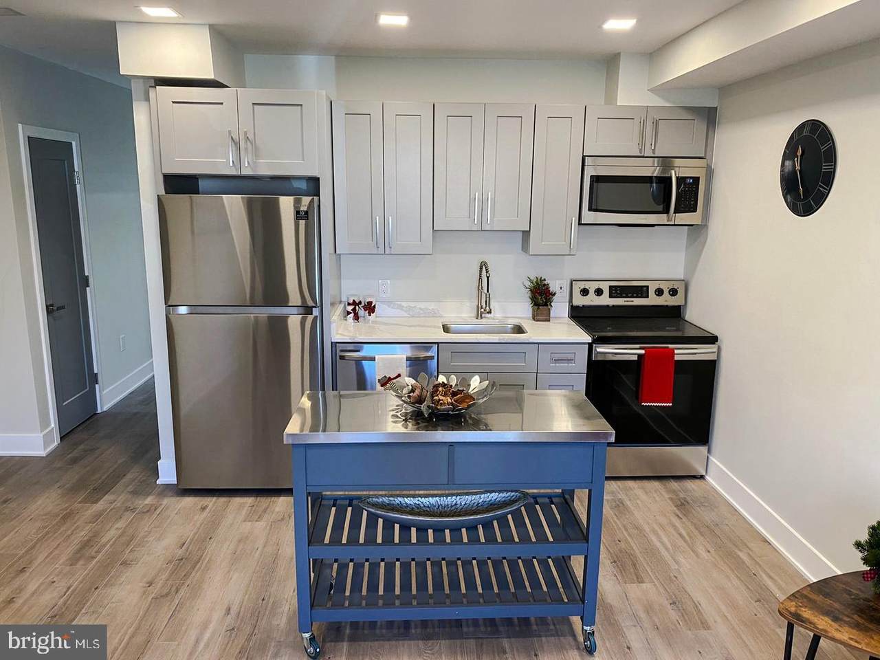1371 Bryant Street - Photo 1