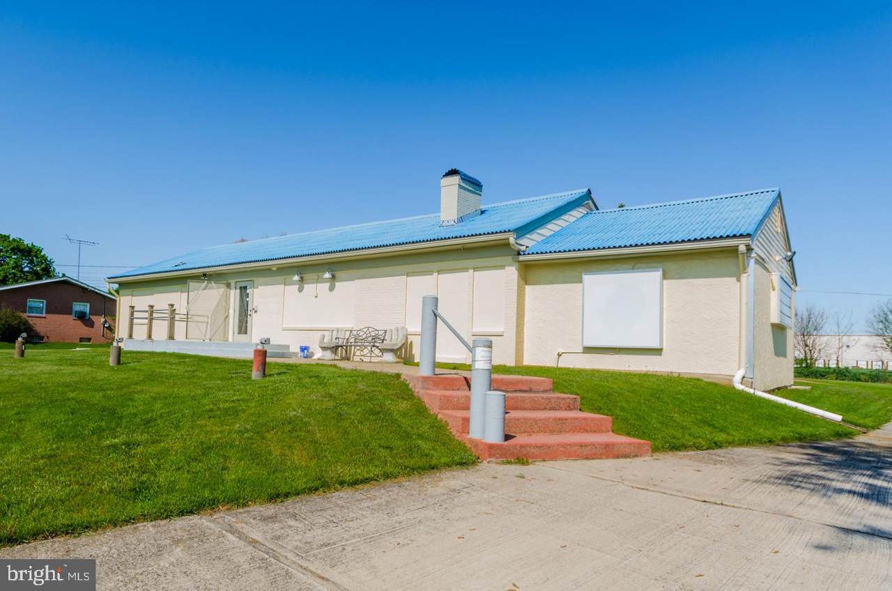 5844 Winchester Avenue - Photo 1