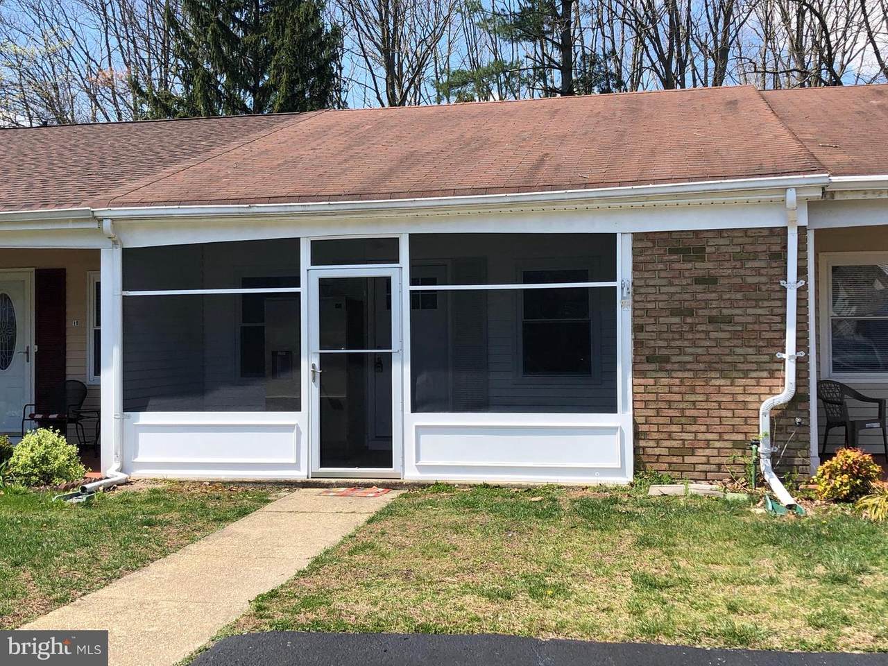 21 Sterling Place - Photo 1
