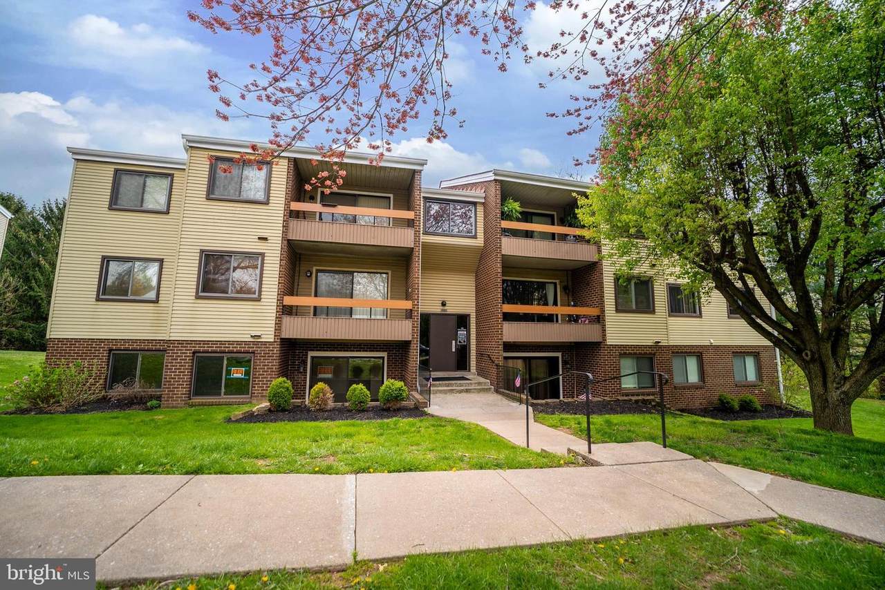 1001 Scarlet Oak Court - Photo 1