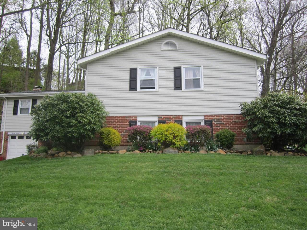 2718 Skylark Road - Photo 1 2718 Skylark Road - Photo 1