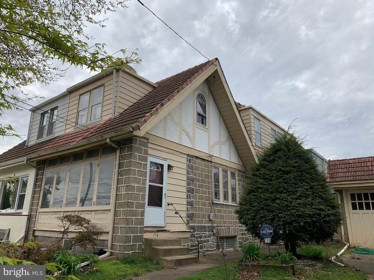 116 Heather Road - Photo 1