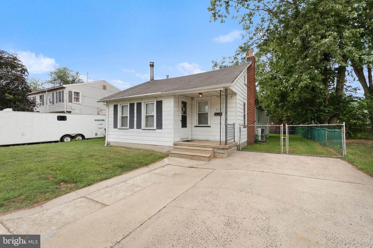 633 8TH Avenue - Photo 1