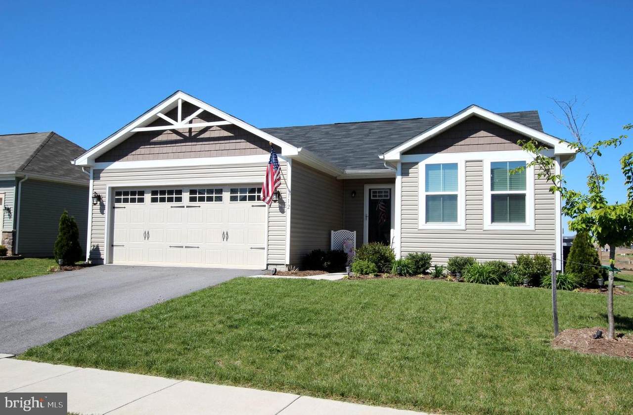 112 Oxford Way - Photo 1