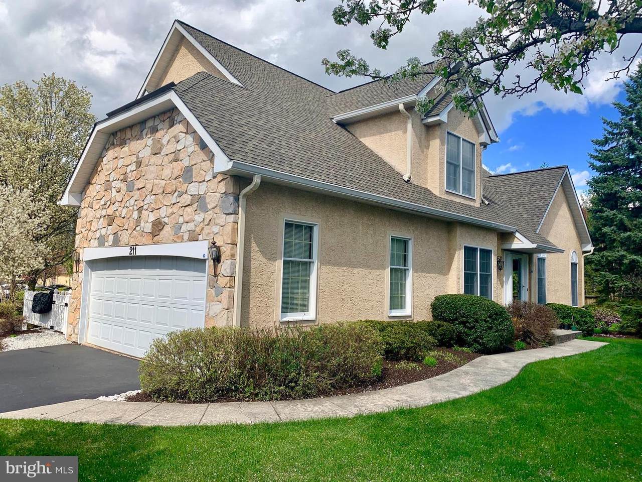 211 Winged Foot Drive - Photo 1