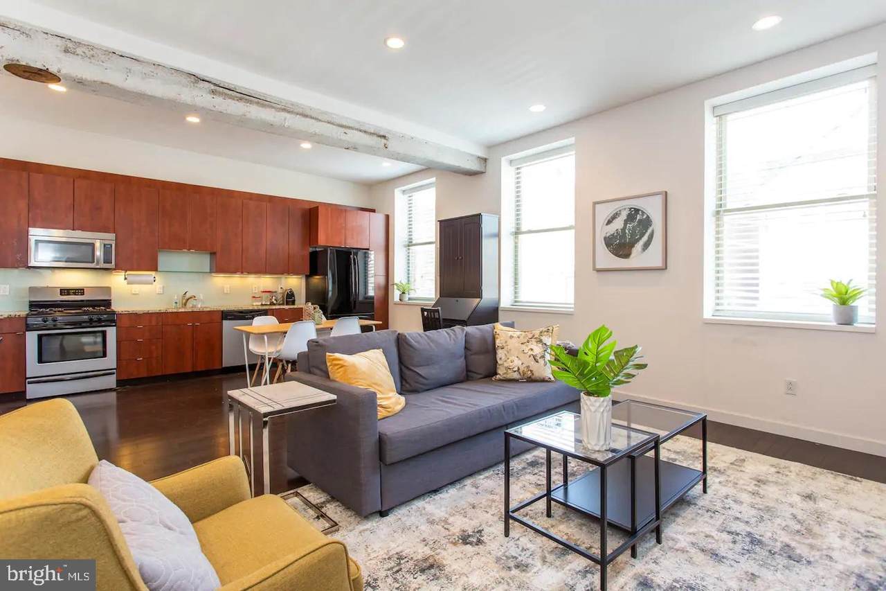623 6TH Street - Photo 1
