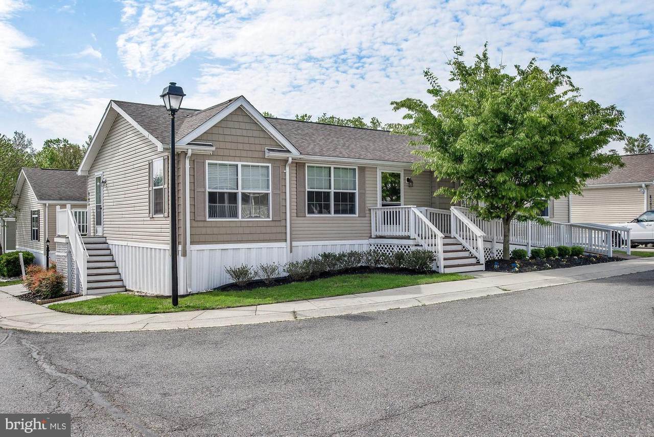 8419 Sandalwood Court - Photo 1