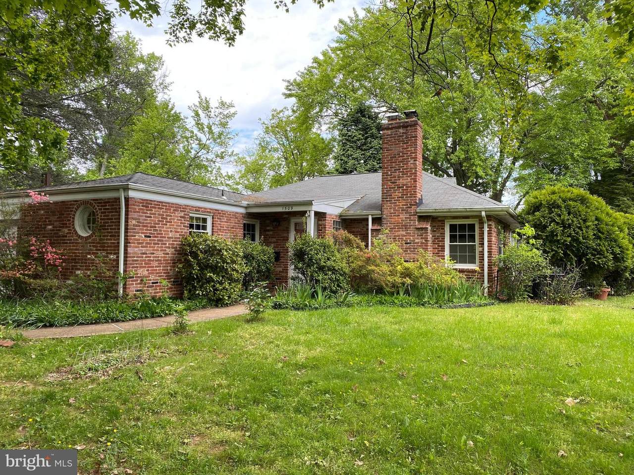 1509 Brookhaven Drive - Photo 1 1509 Brookhaven Drive - Photo 1