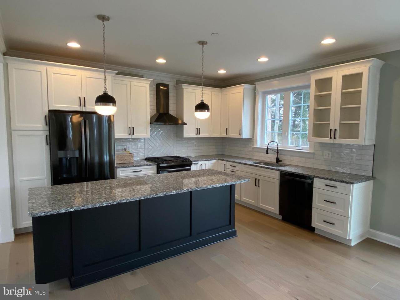 717 Melrose Street - Photo 1