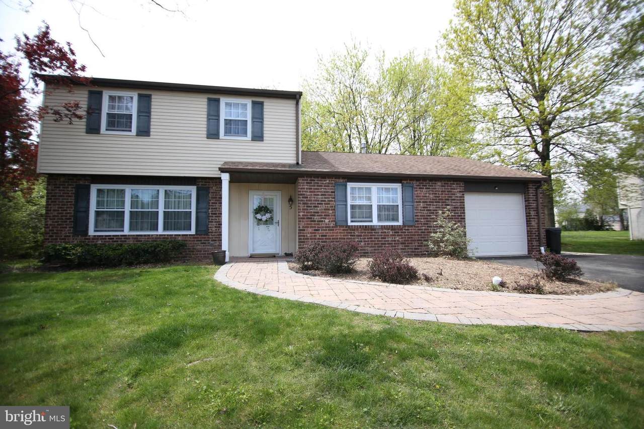 5 Maplewood Drive - Photo 1