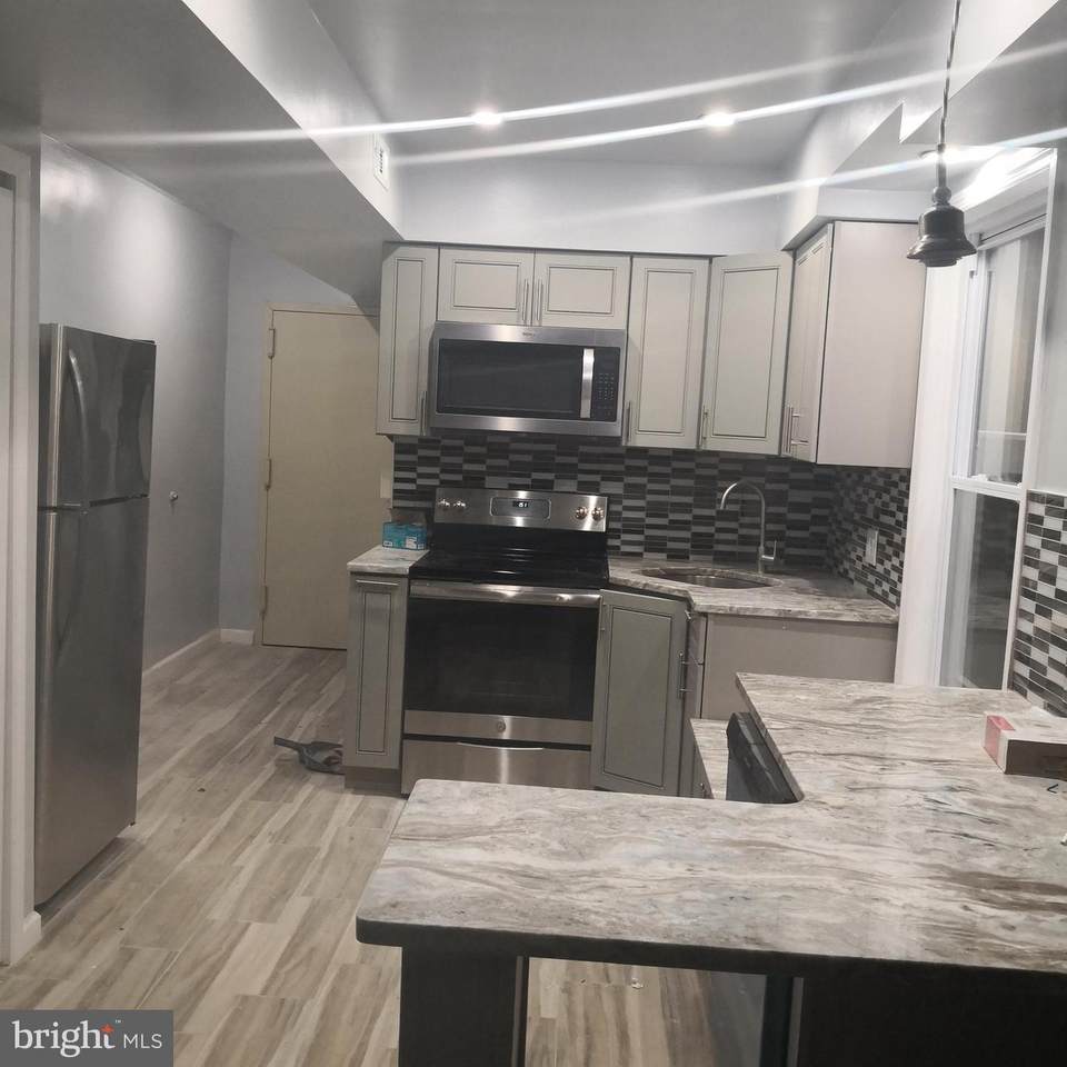 600 11TH Street - Photo 1