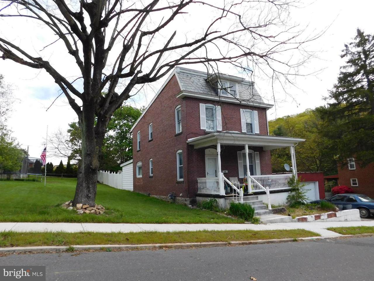 517 Lowell Avenue - Photo 1