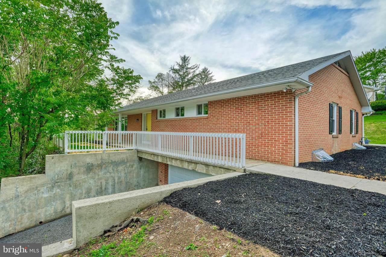 1588 Sleepyhollow Road - Photo 1