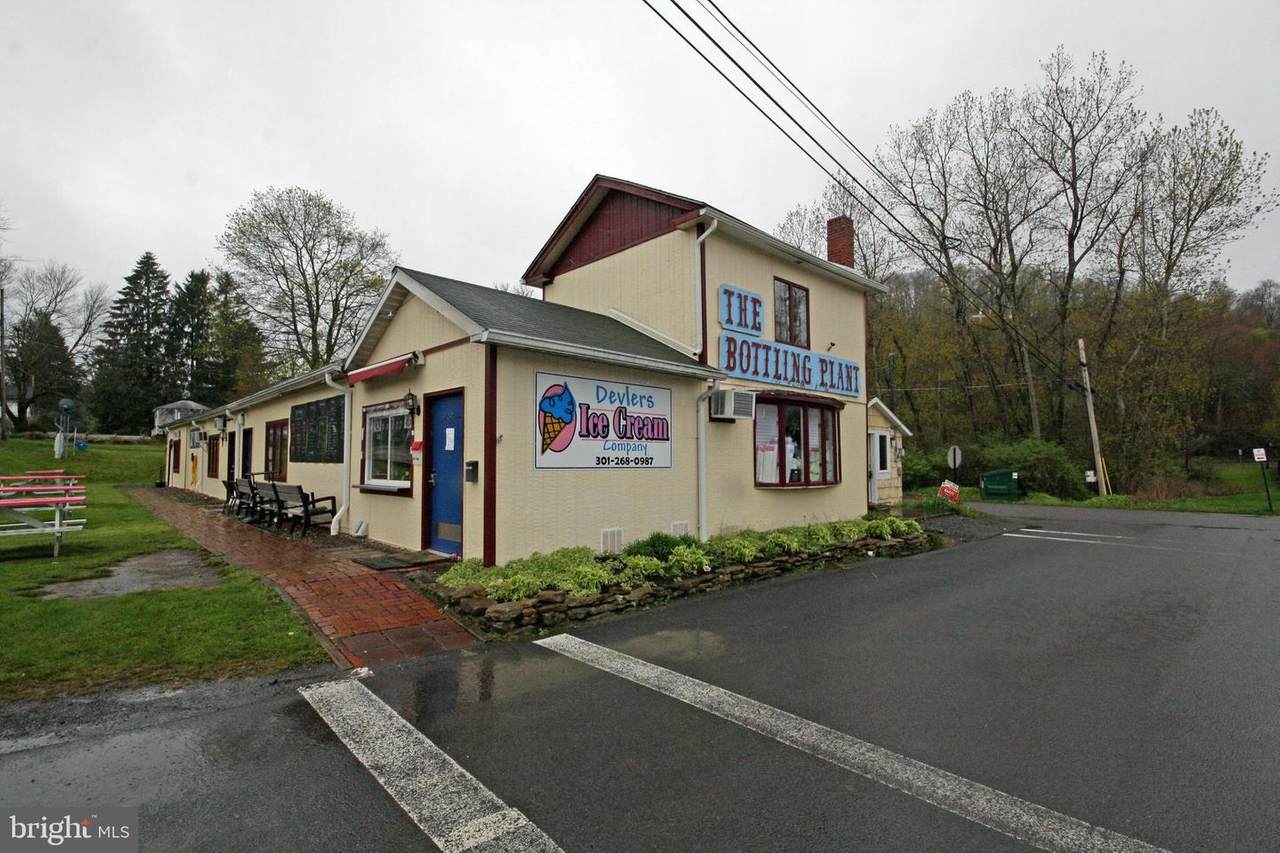 104 Oak Street - Photo 1