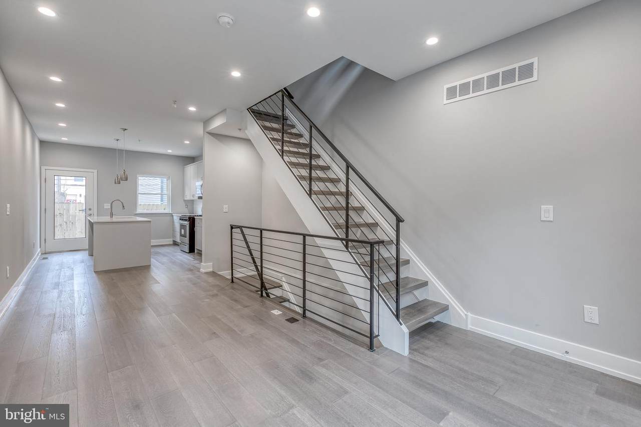 1543 Lambert Street - Photo 1