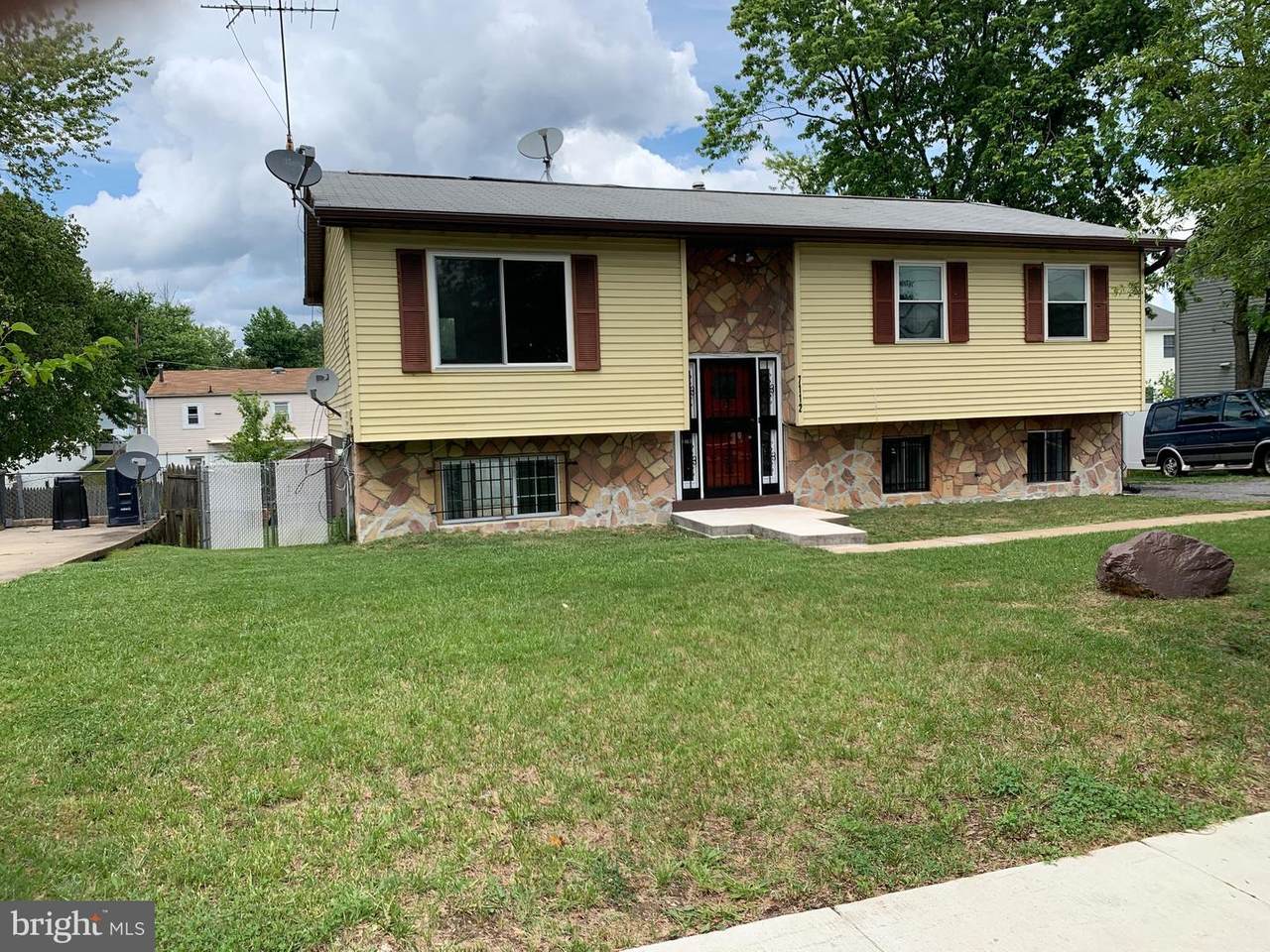 7112 Columbia Park Road - Photo 1