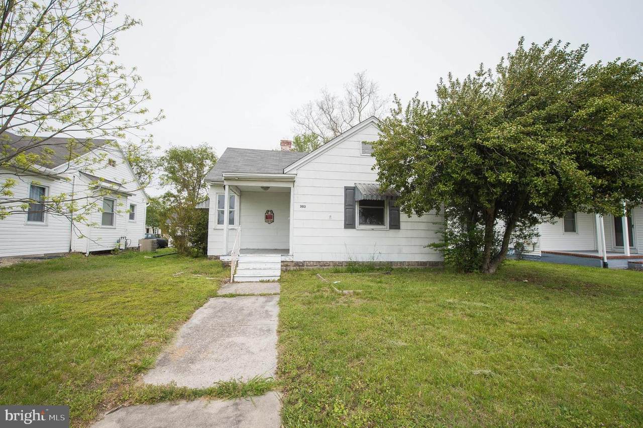 303 College Avenue - Photo 1