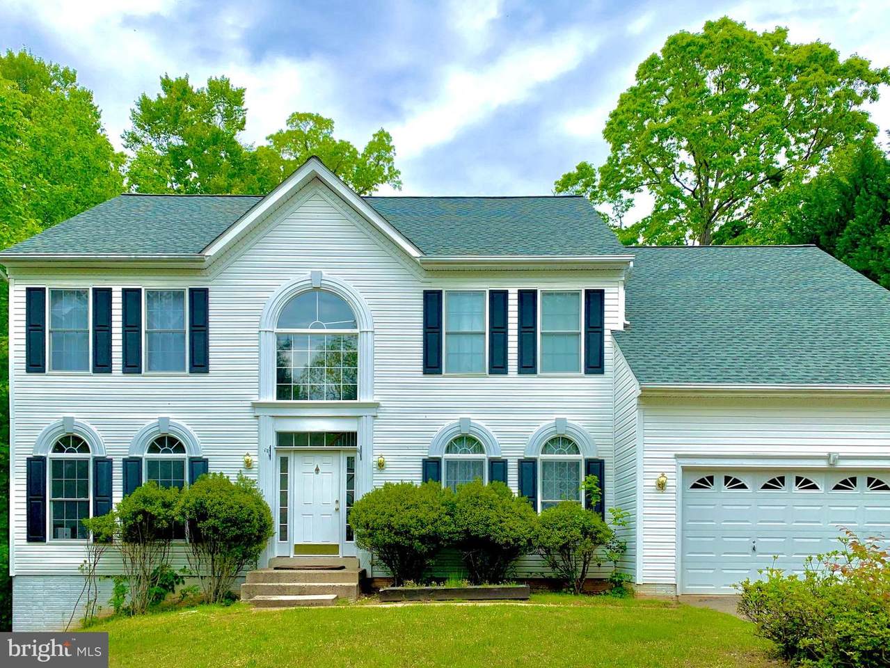 8016 Knightshayes Drive - Photo 1