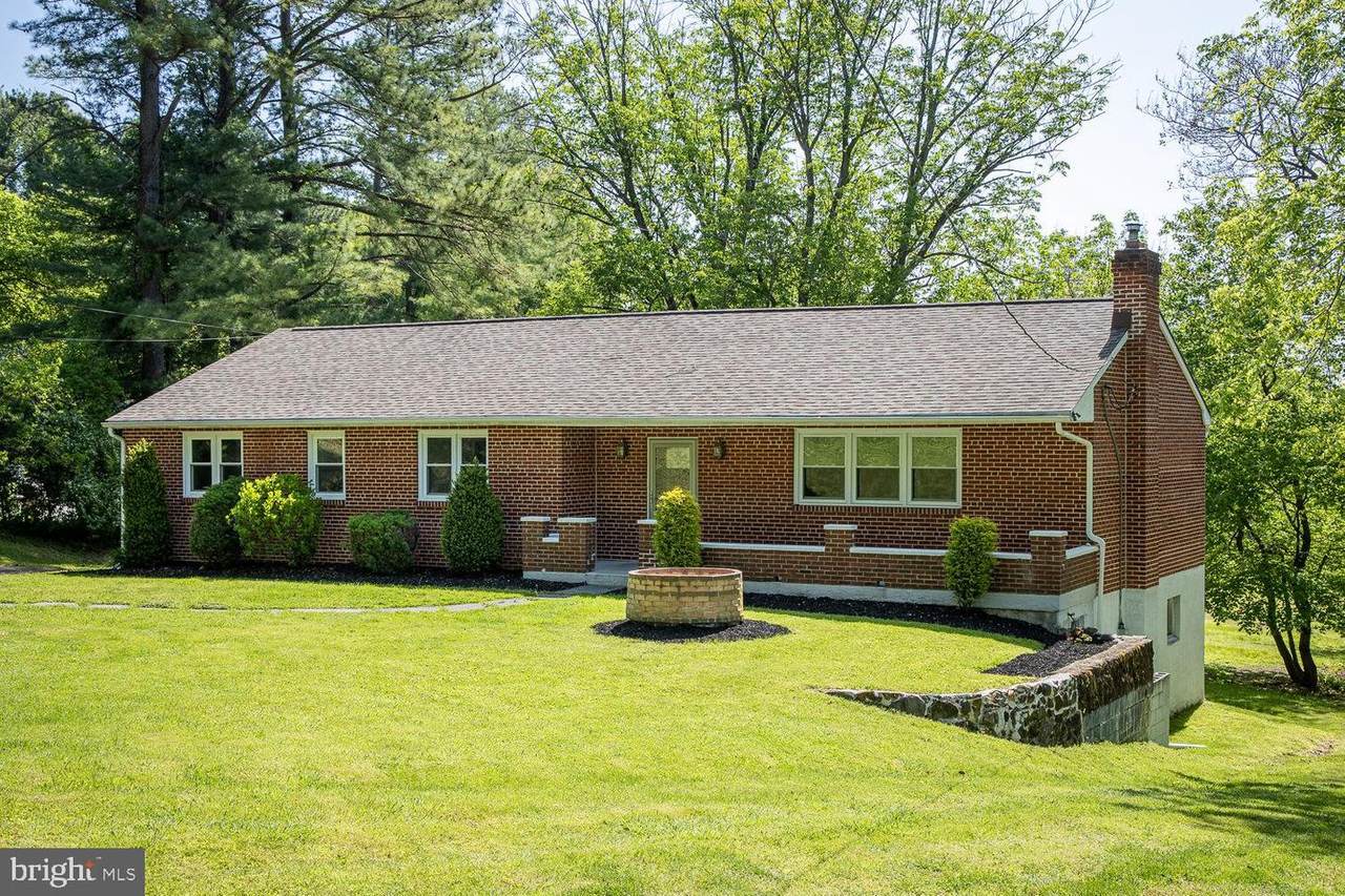 1582 Colonial Drive - Photo 1 1582 Colonial Drive - Photo 1