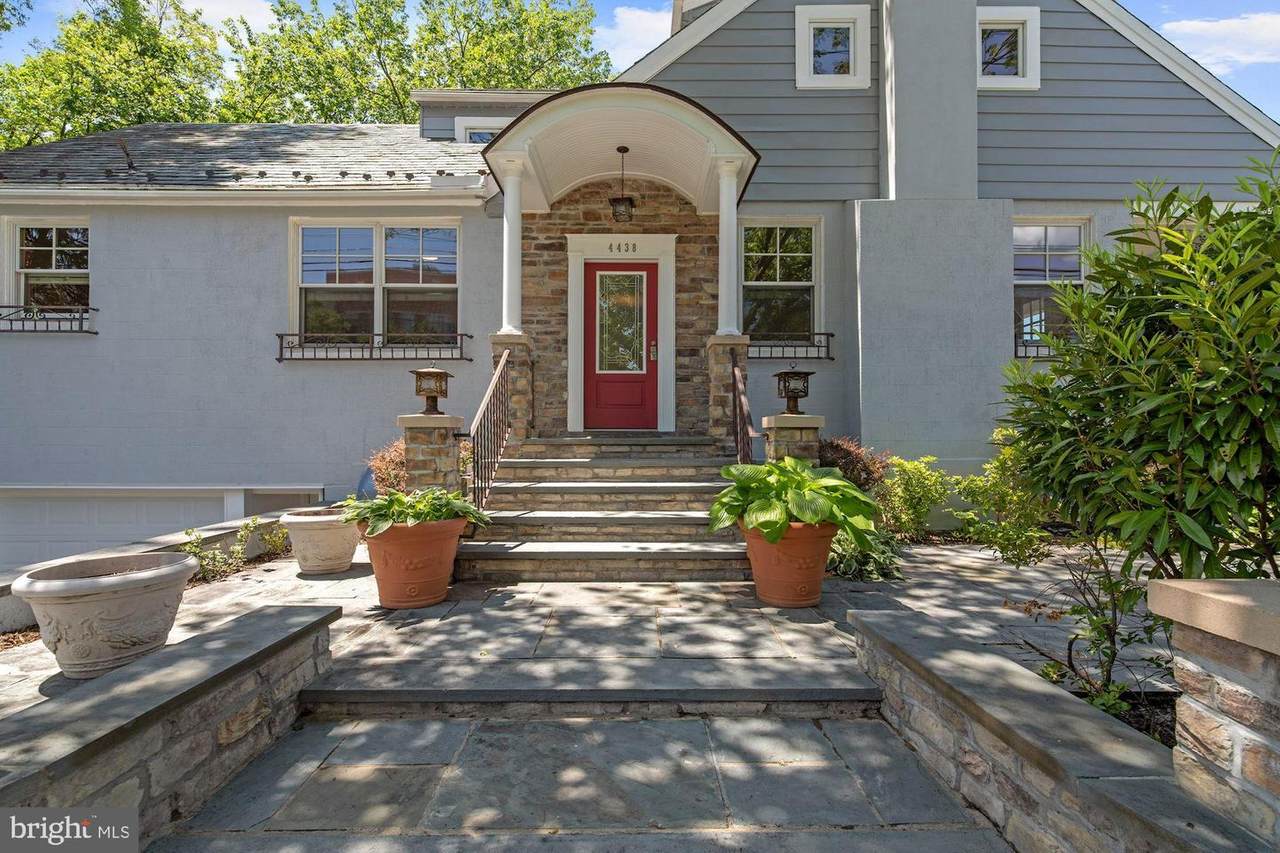 4438 42ND Street - Photo 1