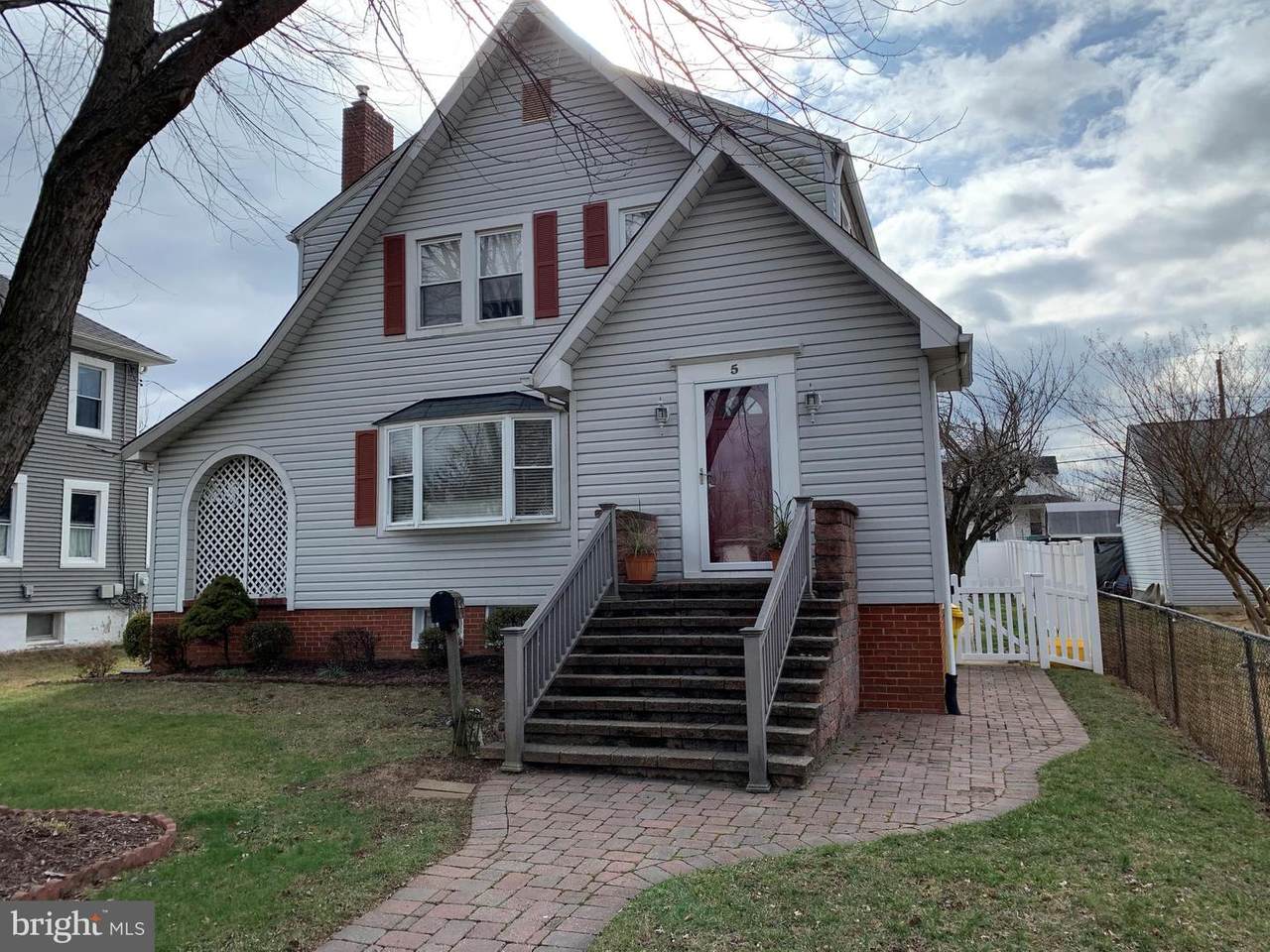 5 7TH Avenue - Photo 1