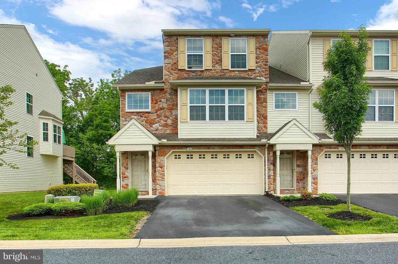 135 Mapleton Boulevard - Photo 1