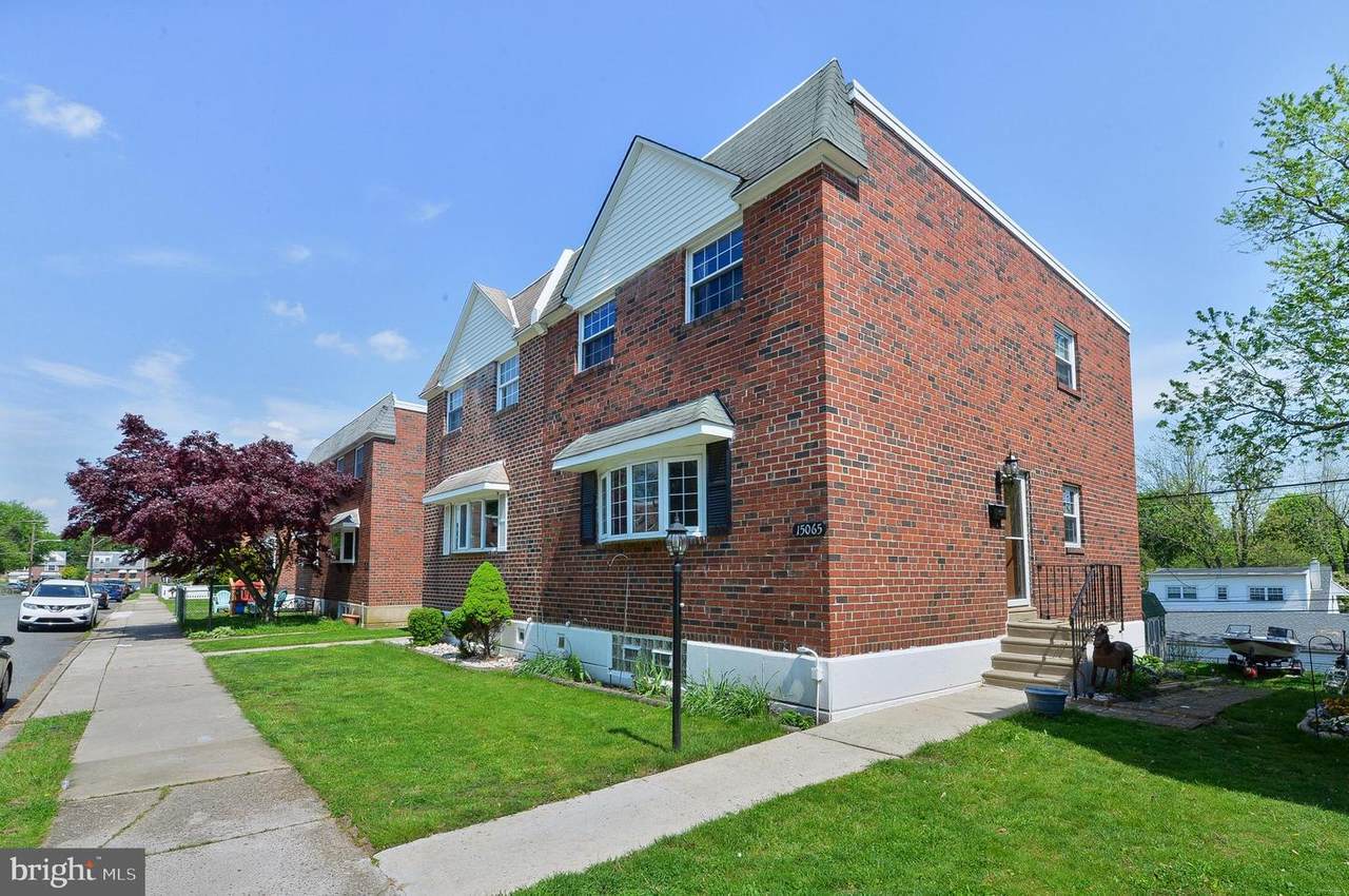 15065 London Road - Photo 1