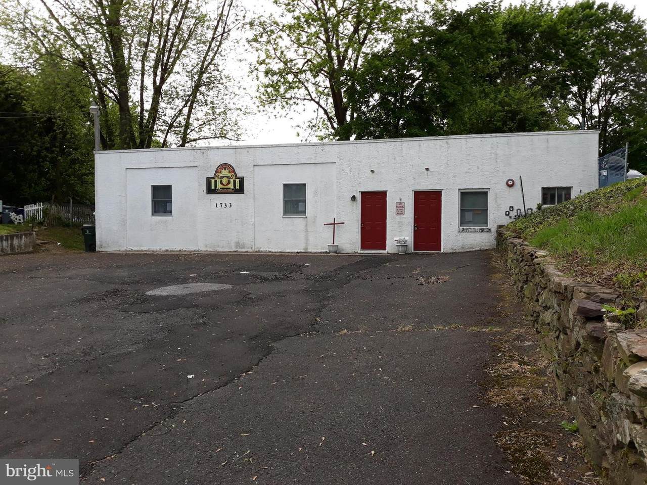 1733 Easton Road - Photo 1