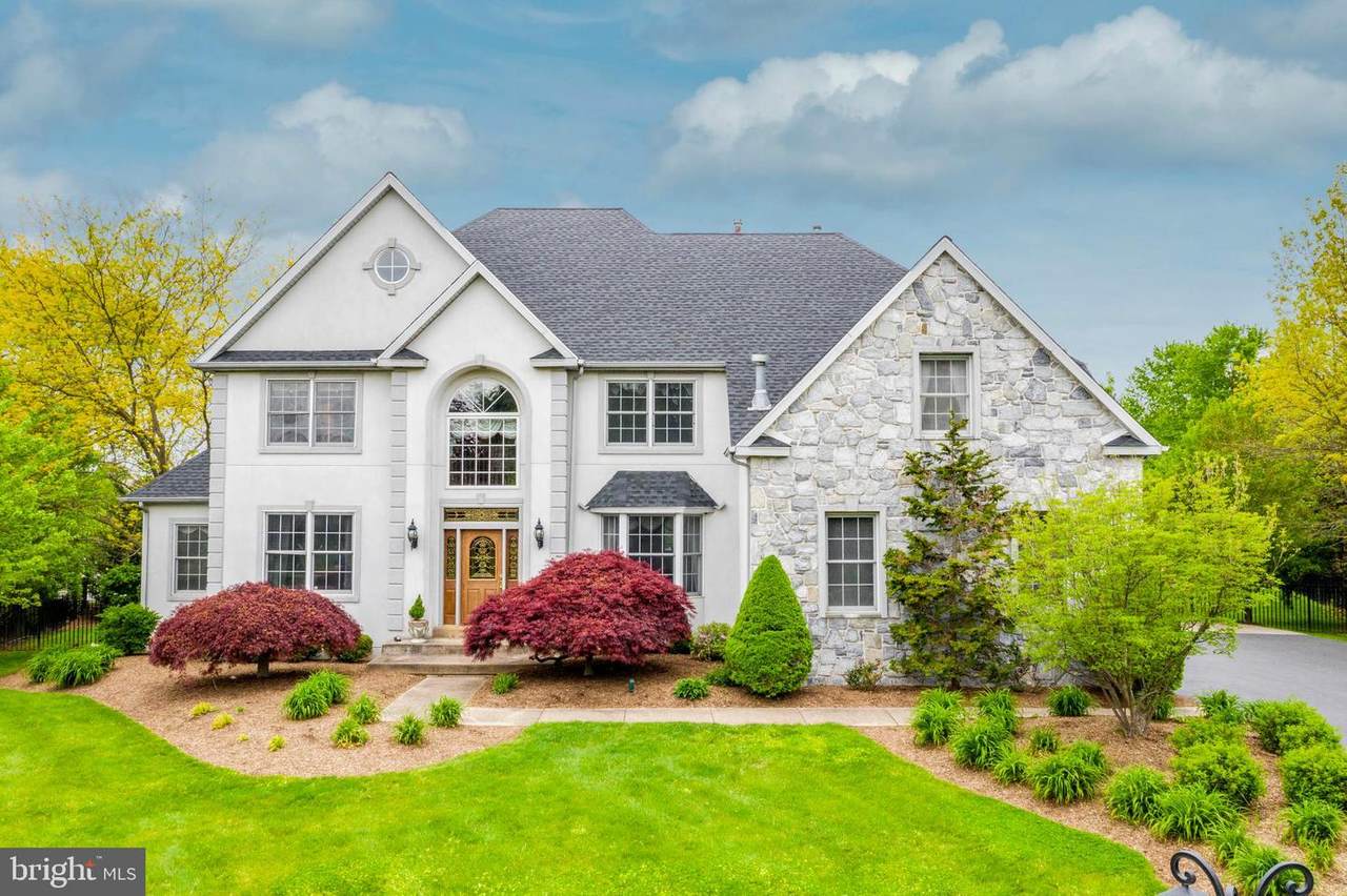 245 Amour Circle - Photo 1