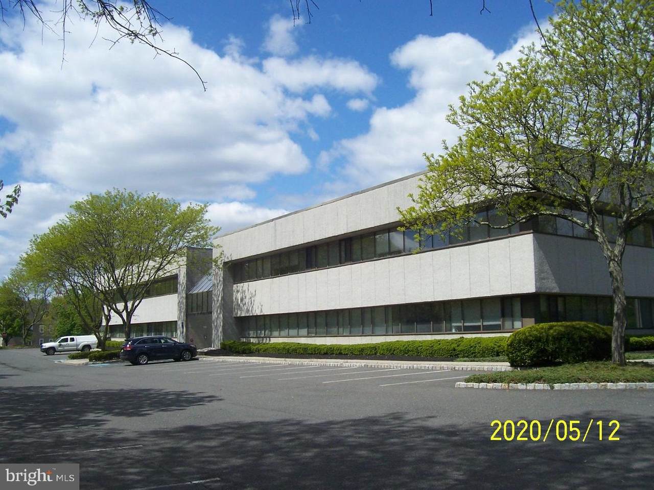 1670 Wh Ham Sq - Photo 1