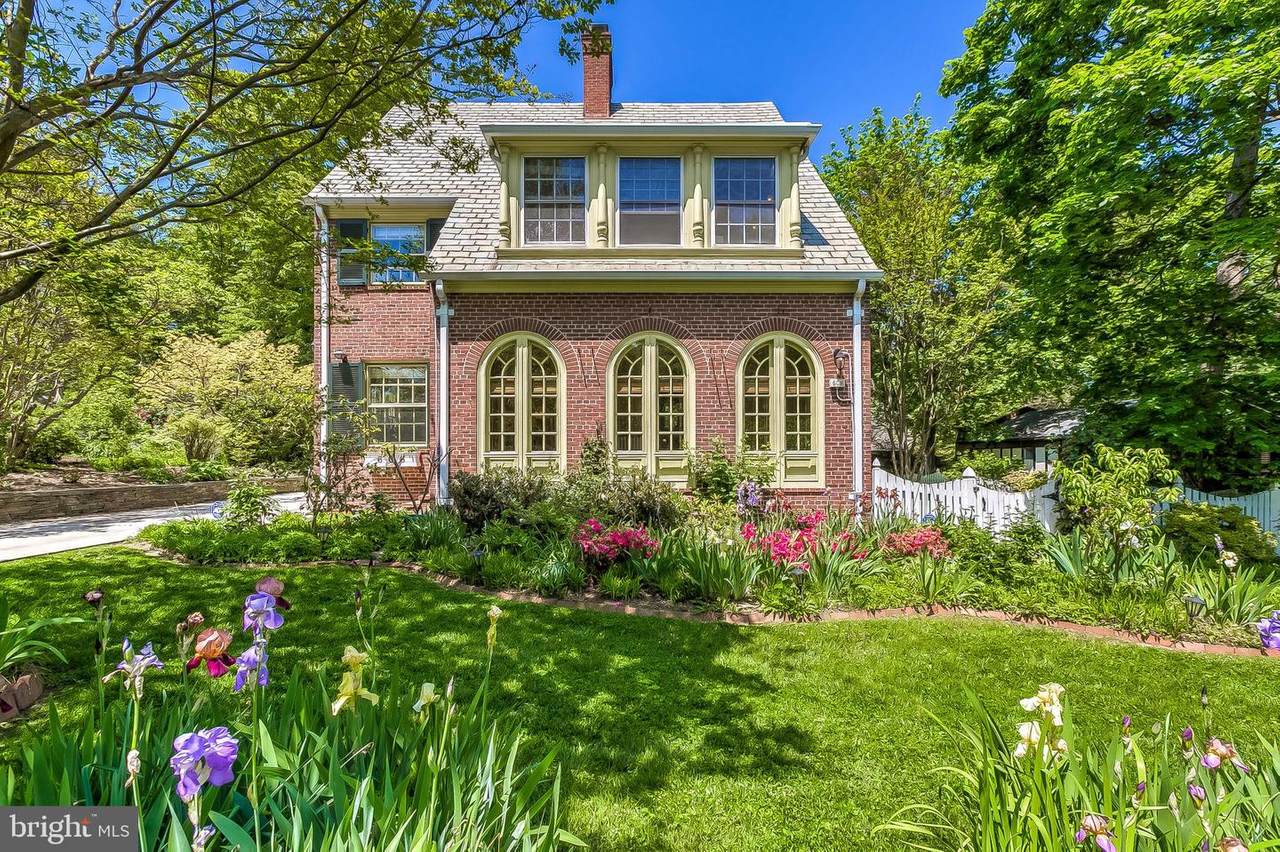 606 40TH Street - Photo 1