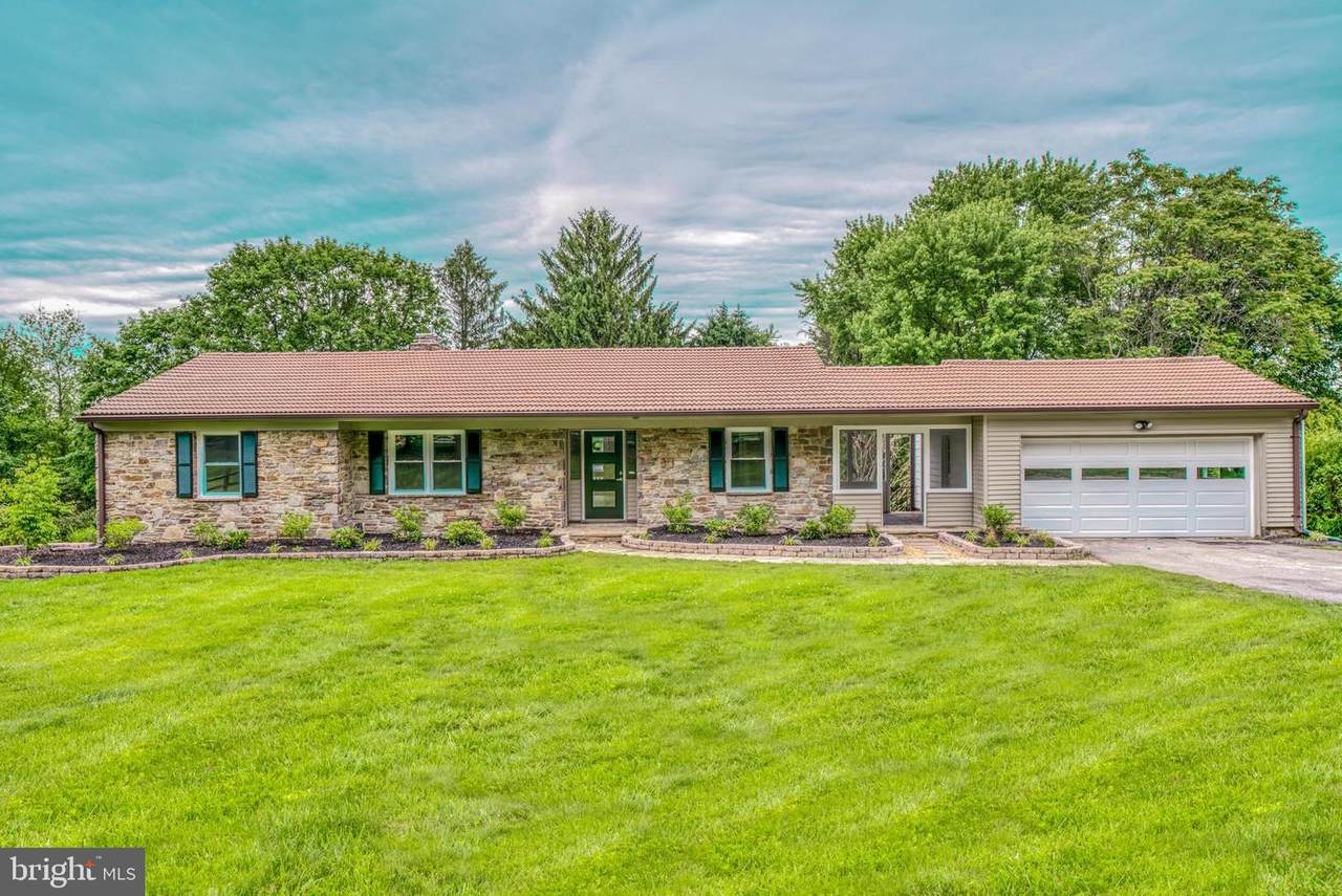 550 Hampton Lane - Photo 1
