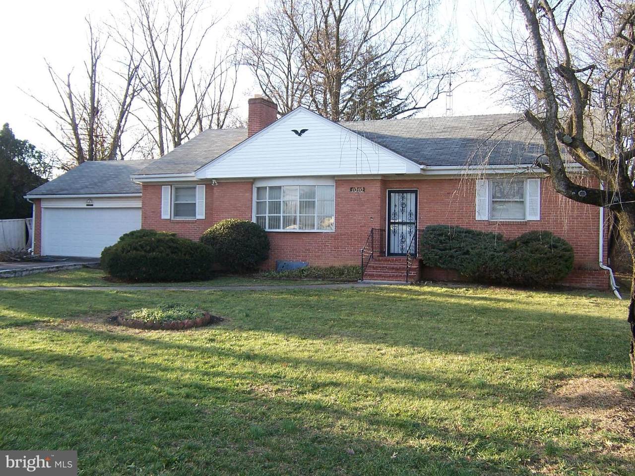 4040 Winchester Avenue - Photo 1