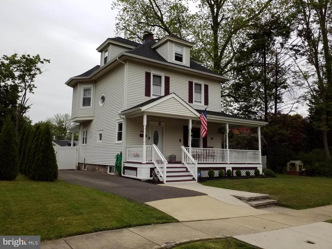 445 Linden Avenue - Photo 1