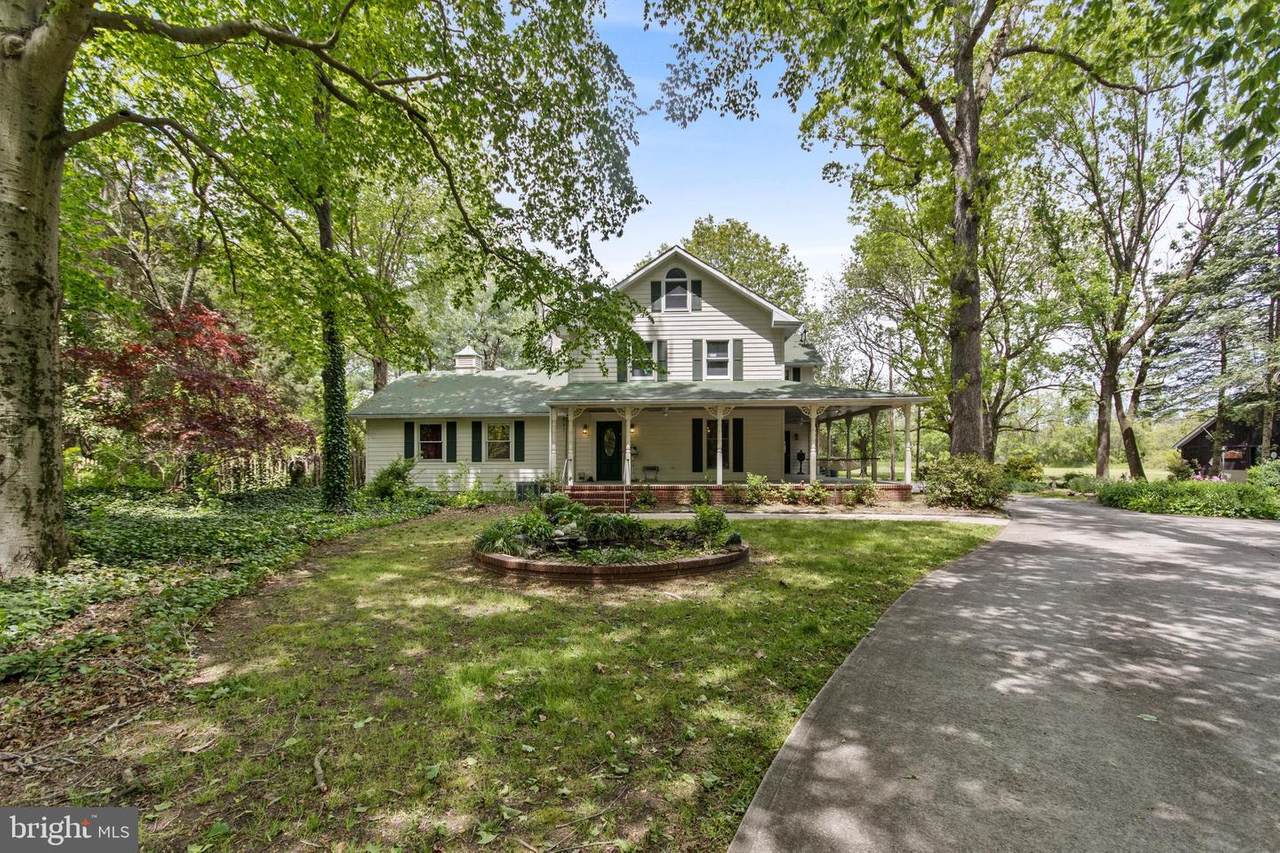 281 Middle Road - Photo 1