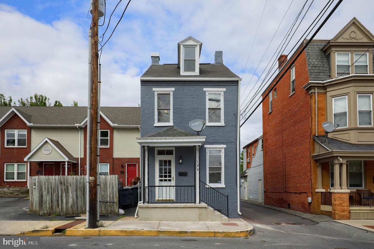 129 4TH Street - Photo 1