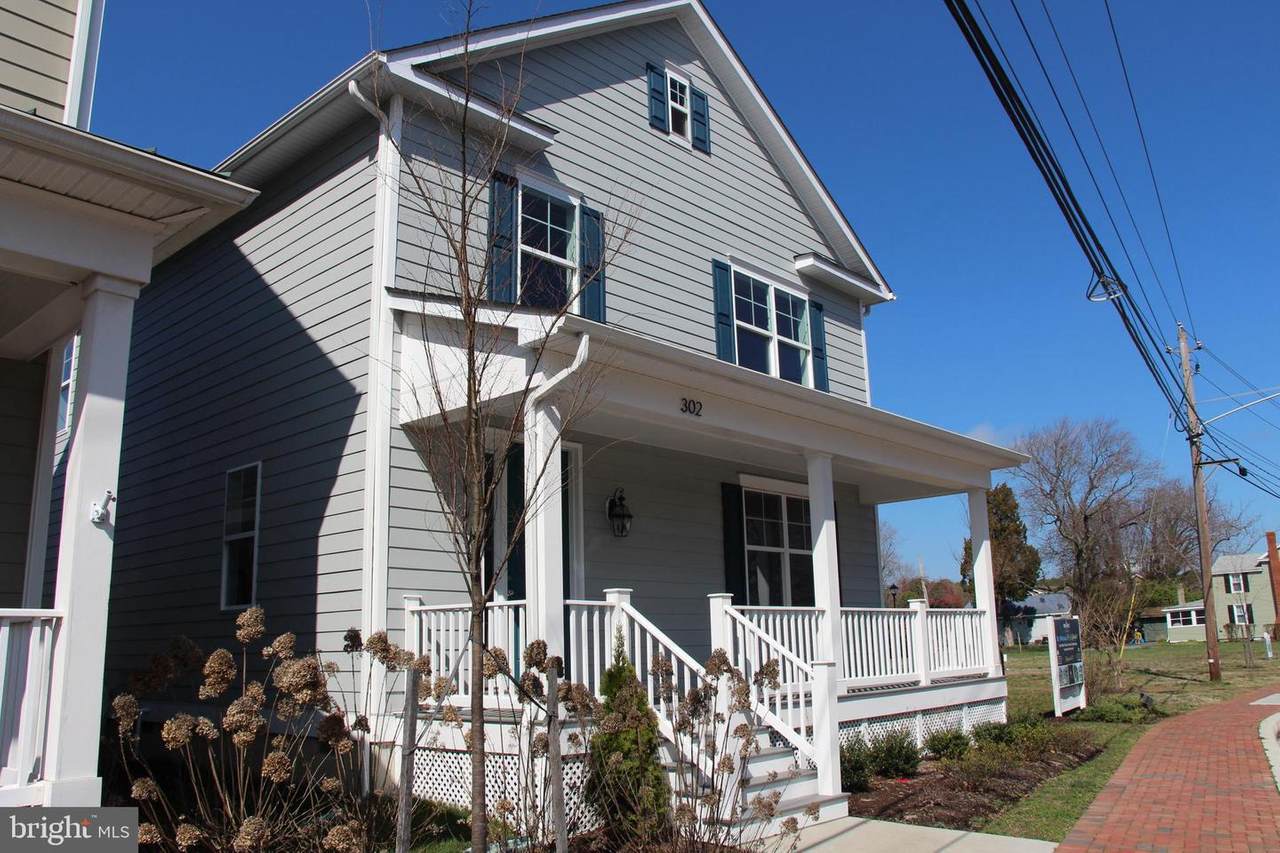 302 Talbot Street - Photo 1