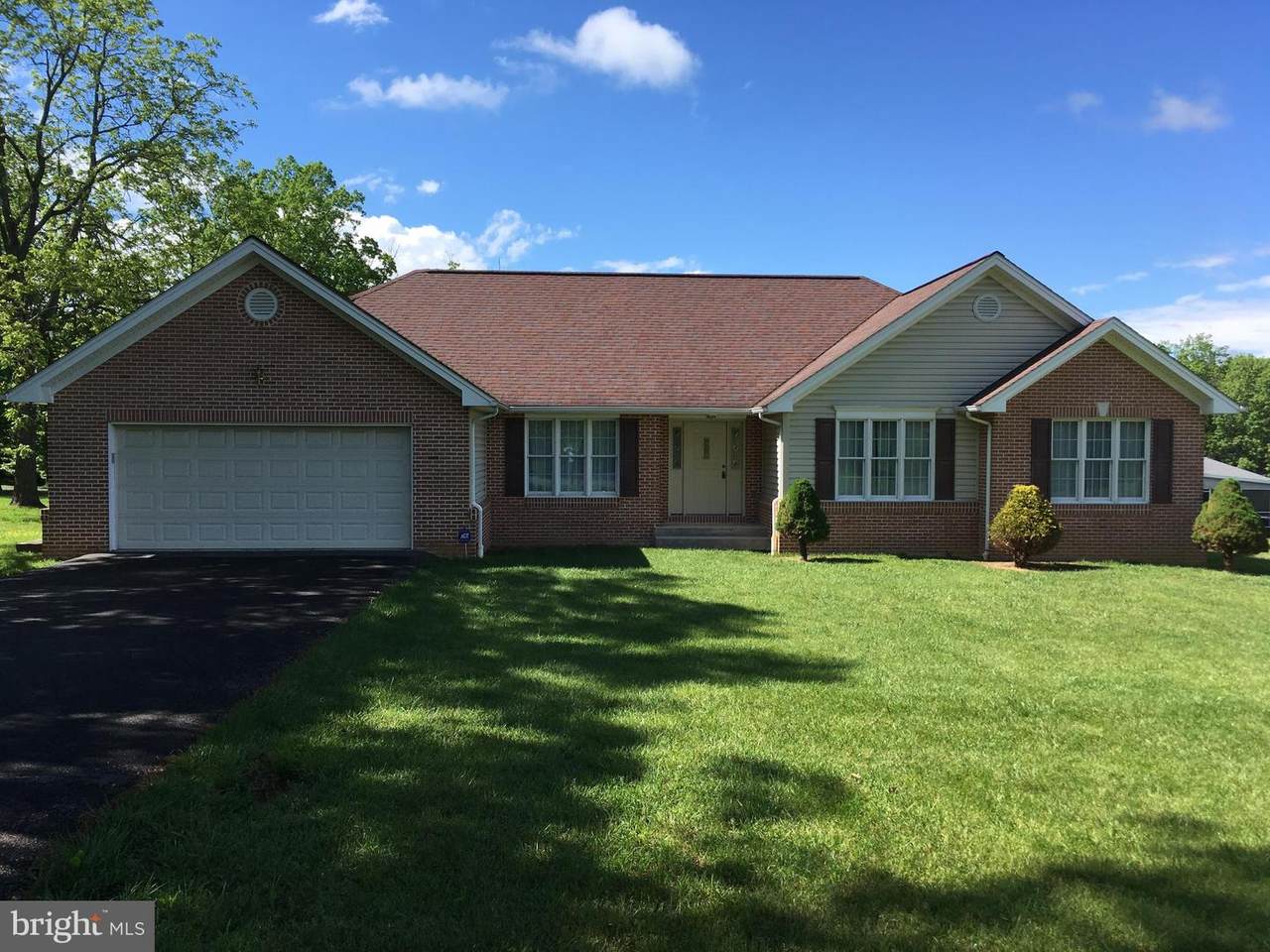 962 Point Drive - Photo 1