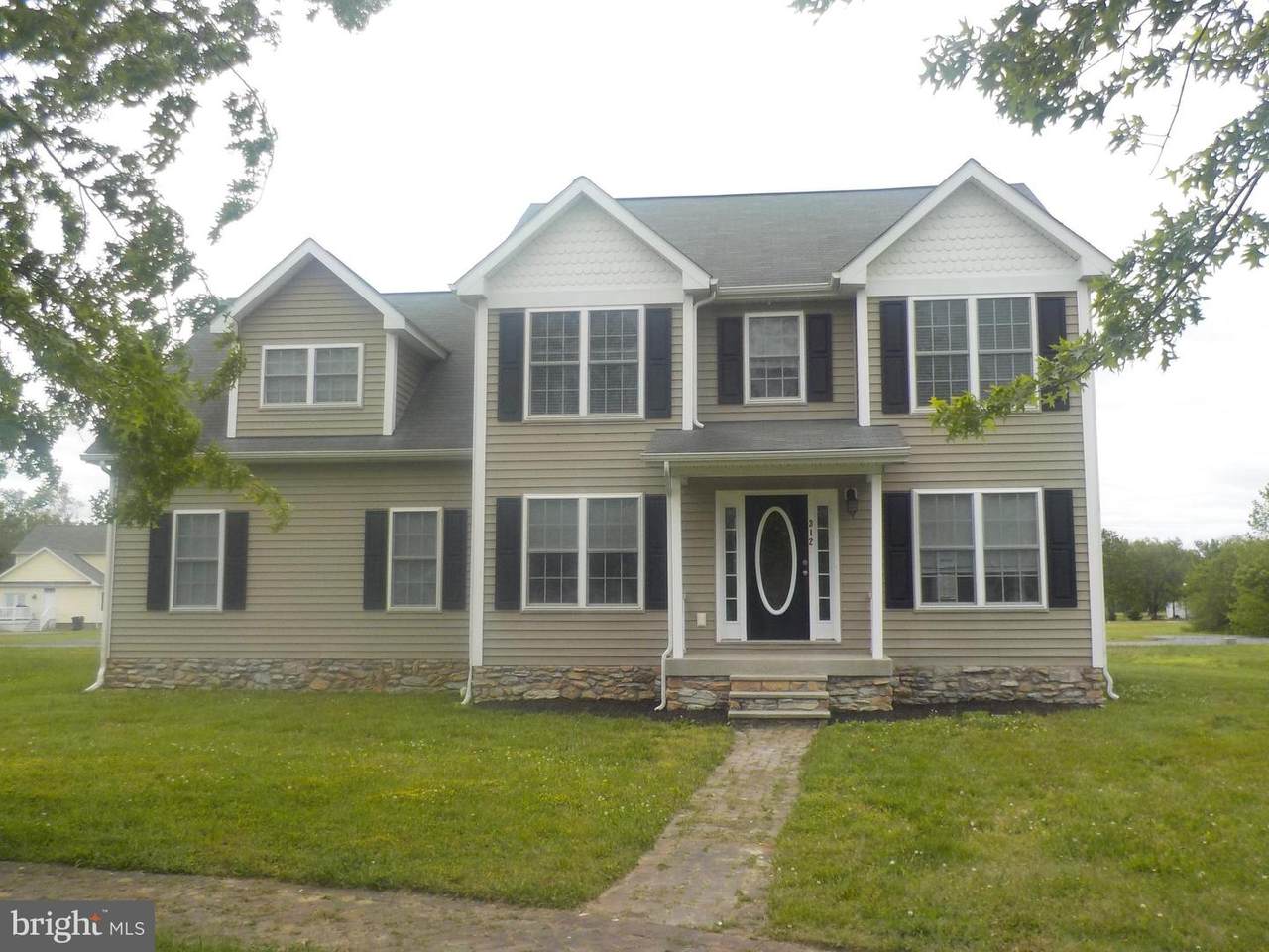 312 Edmonson Lane - Photo 1