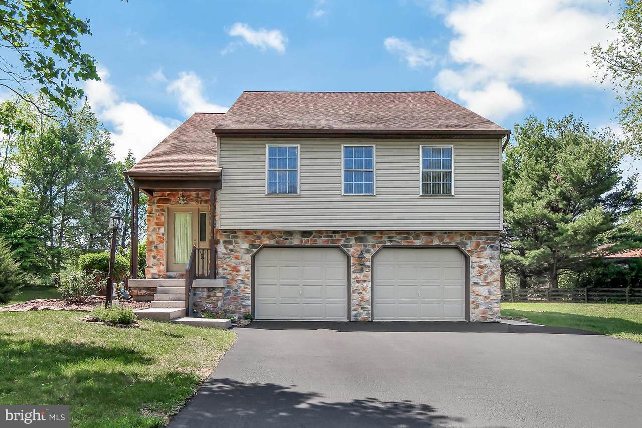 2210 Rocky Ridge Court - Photo 1
