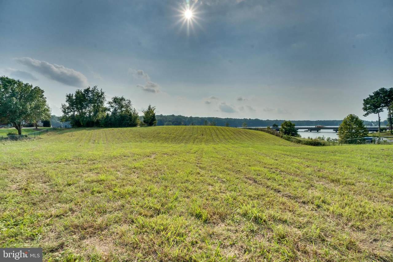 6111 Lake Front Way - Photo 1
