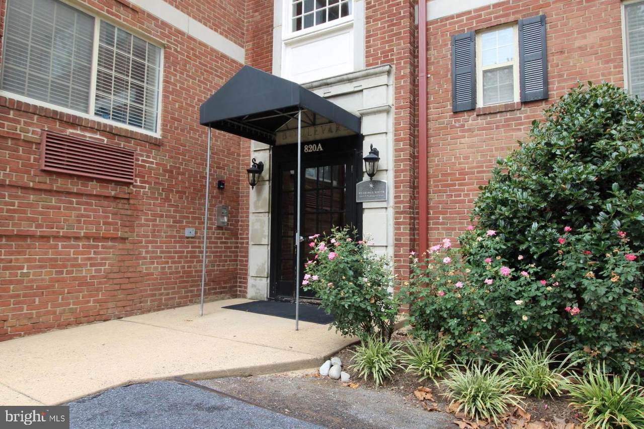 820 Washington Street - Photo 1