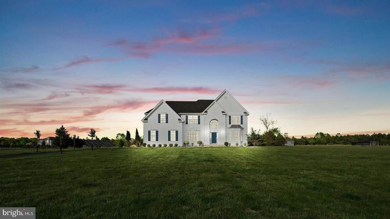 20 Oxford Circle - Photo 1