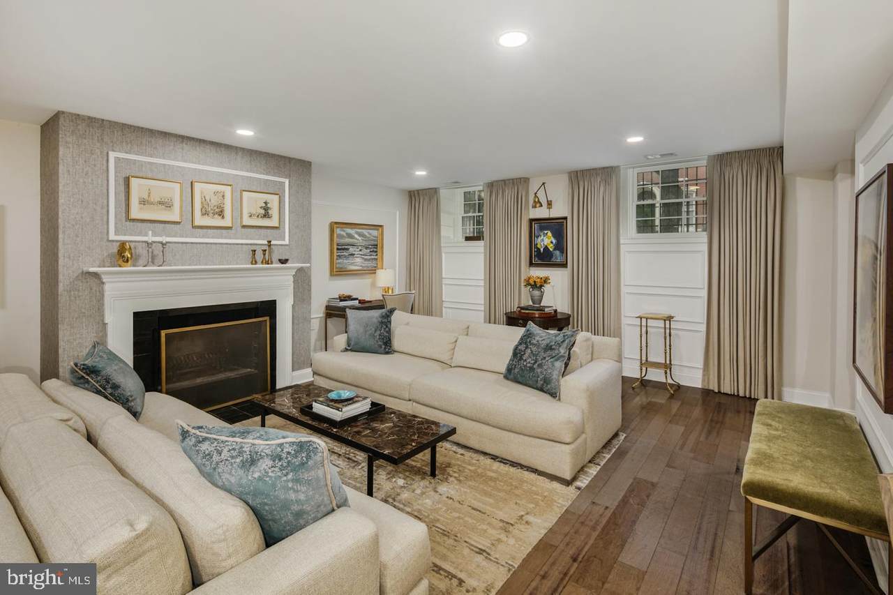 910 Spruce Street - Photo 1