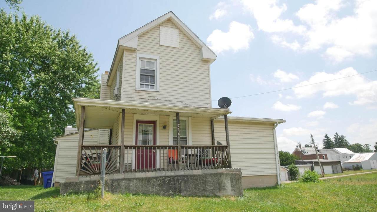 716 Spruce Street - Photo 1