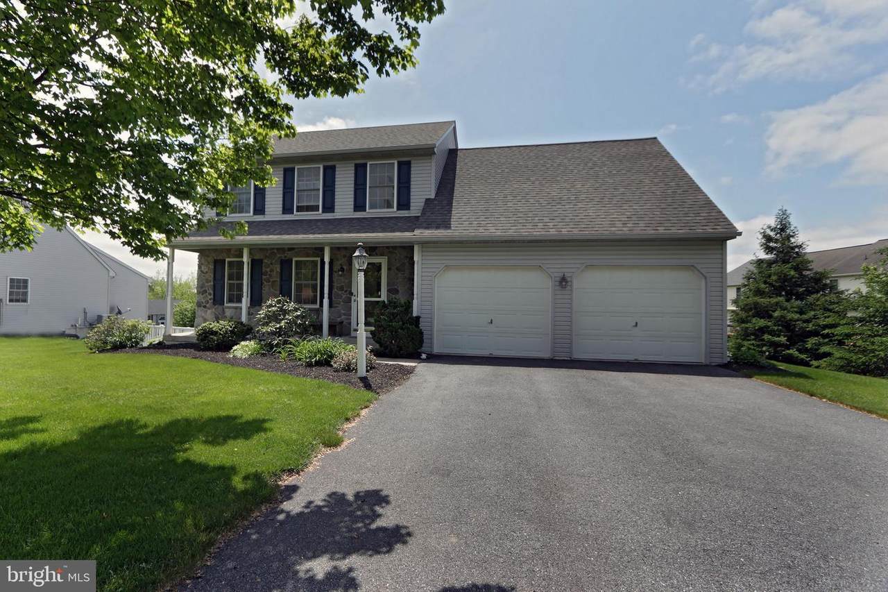 634 Goldfinch Lane - Photo 1